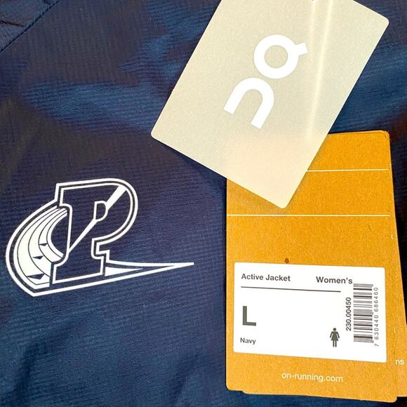 NEW Penn Relays On Running Women’s $140 Active Jacket Navy LG NWT - Picture 5 of 16